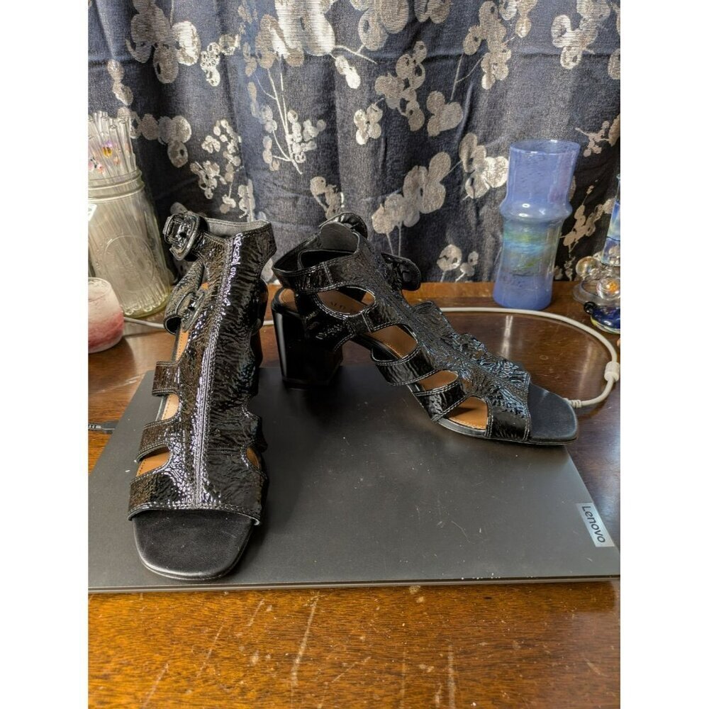 NWOB Donald Pliner Phyllis Black Crinkle Patent Memory Foam Ankle Strap